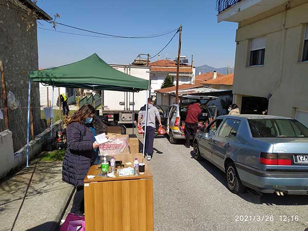 Με επιτυχία πραγματοποιήθηκε η 7η διανομή τροφίμων στα Σέρβια στο πλαίσιο του προγράμματος ΤΕΒΑ