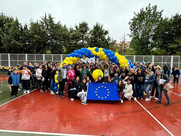 Με επιτυχία πραγματοποιήθηκε η εκδήλωση εορτασμού για την Ημέρα της Ευρώπης στην Κοζάνη!