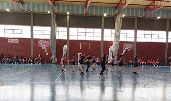 Πραγματοποιήθηκε ο φιλικός αγώνας μπάσκετ μεταξύ των φοιτητών και των καθηγητών-διοικητικών του Πανεπιστημίου Δυτικής Μακεδονίας