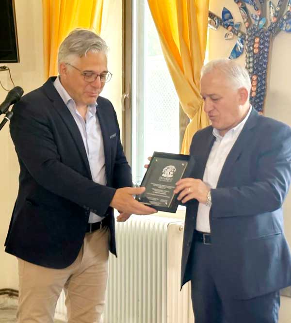 Δήμος Βοΐου: Απονομή τιμητικής πλακέτας στον πρόεδρο της ΚΕΔΕ κ. Λάζαρο Κυρίζογλου